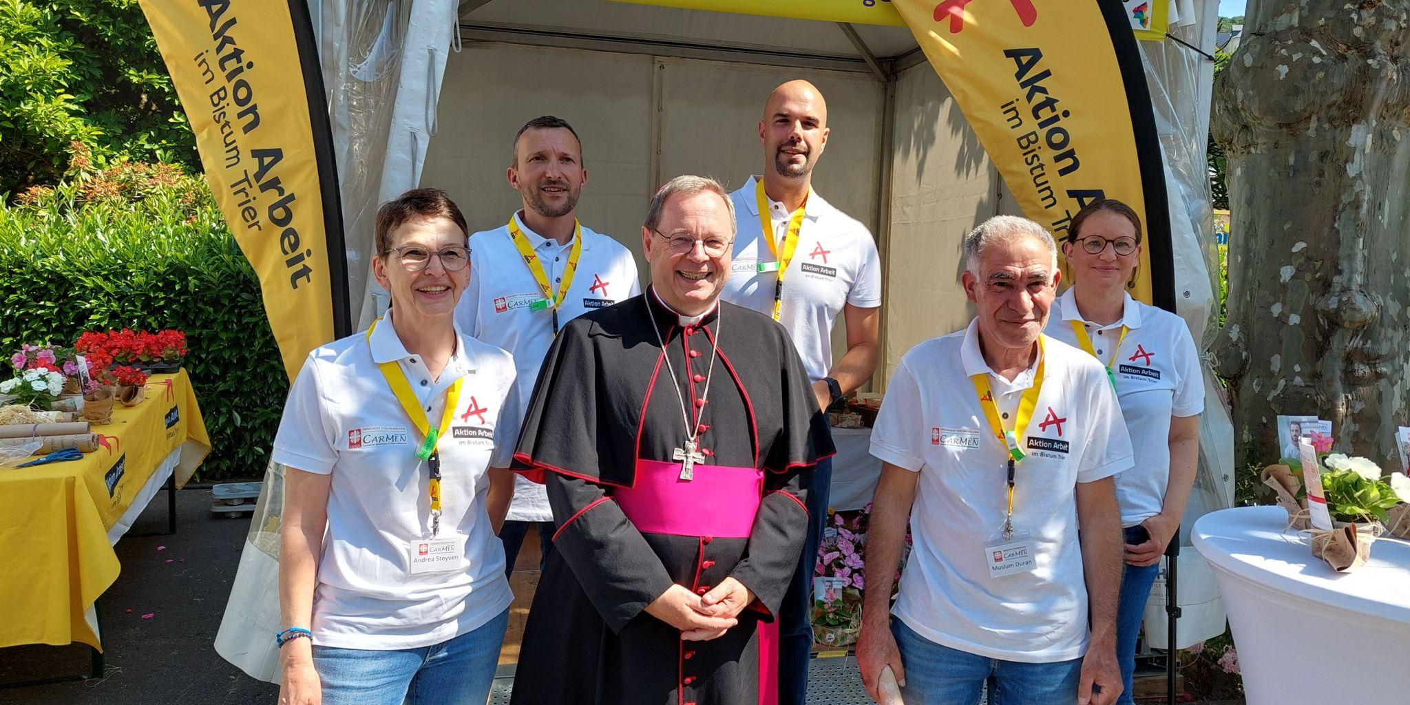 Foto Aktion Arbeit, CarMen mit Bischof Bätzing